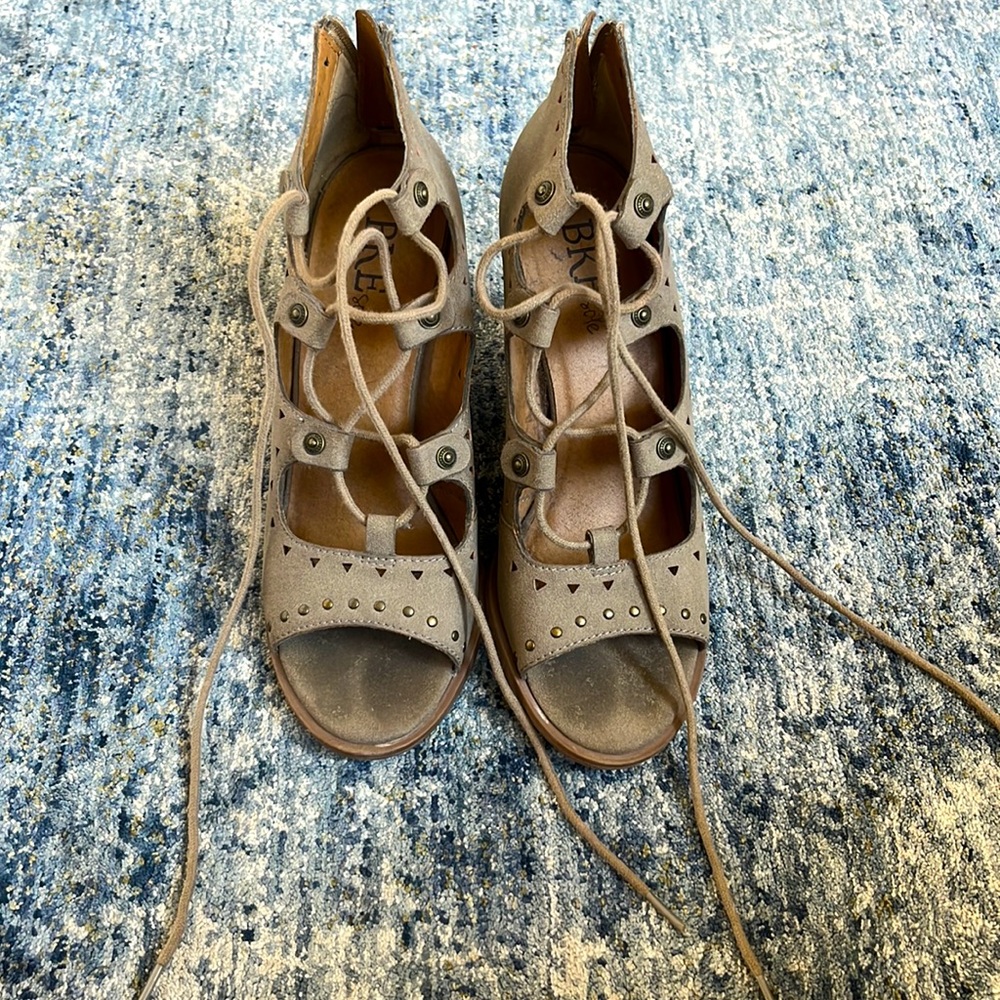 heels that have a tie front that u can use many different ways